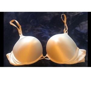 Victoria Secret Bombshell push-up padded bra (nude)